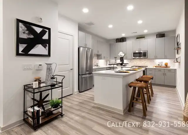 Property at 1046 Taft St Unit AROS2, Houston, TX, 77019, 2 beds, 2 baths, [object Object]