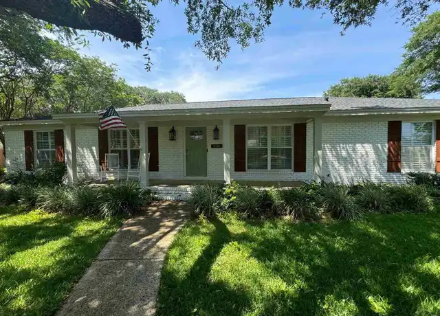 Property at 831 Bay Cliffs Rd, Gulf Breeze, FL, 32561, 5 beds, 3.5 baths, [object Object]
