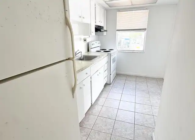 Property at 104 SE 10th St, Deerfield Beach, FL, 33441, 2 beds, 2 baths, [object Object]