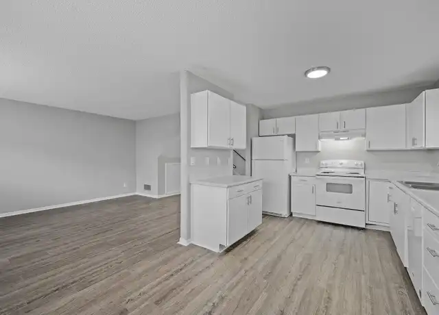 Property at 924 SE 9th Ave Unit 926, Minneapolis, MN, 55414, 3 beds, 1 bath, [object Object]
