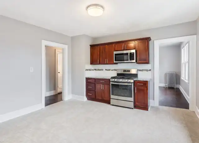Property at 106 Silver St Unit 2, New Britain, CT, 06053, 3 beds, 1 bath, [object Object]