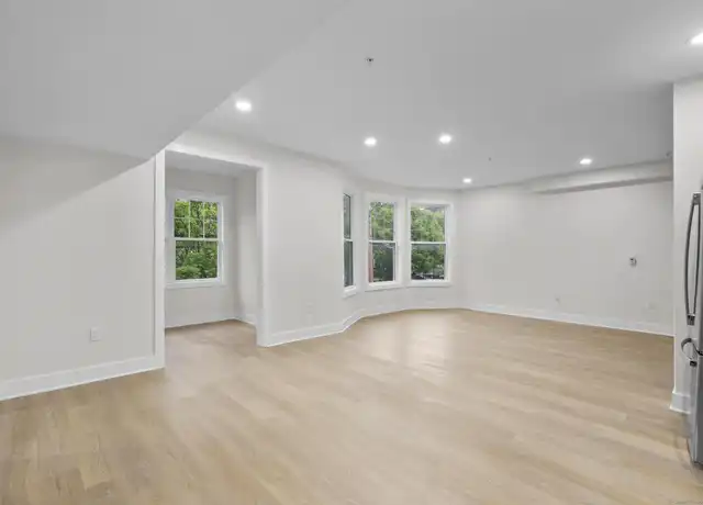 Property at 1546 Chapel St Unit 4, New Haven, CT, 06511, 2 beds, 1 bath, [object Object]