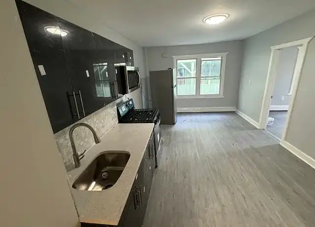 Property at 85 Caroline St Unit 1R, Bridgeport, CT, 06608, 1 bed, 1 bath, [object Object]