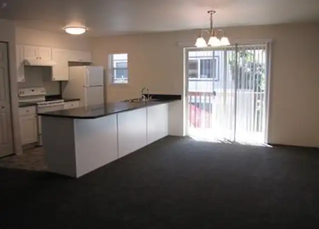 Property at 2300 E Barnett Rd Unit 72, Medford, OR, 97504, 1 bed, 1 bath, [object Object]