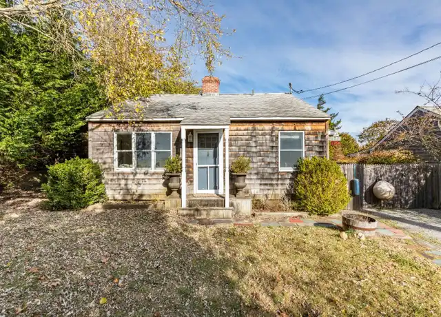 Property at 17 # E Unit Beach Ave unit, Amagansett, NY, 11930, 2 beds, 1 bath, [object Object]