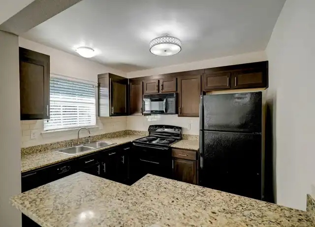 Property at 214 W 17th St Unit 6, Houston, TX, 77008, 2 beds, 1 bath, [object Object]