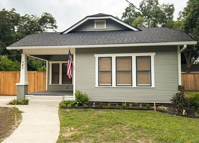 Property at 507 W Brazos St, Victoria, TX, 77901, 3 beds, 2 baths, [object Object]
