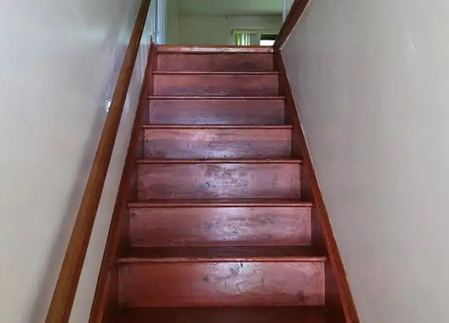 Property at 285 Village Ct, Kingston, NY, 12401, 2 beds, 1 bath, [object Object]