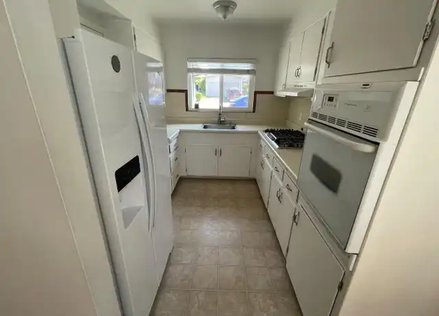 Property at 204 Lauren Ave, Pacifica, CA, 94044, 3 beds, 2 baths, [object Object]