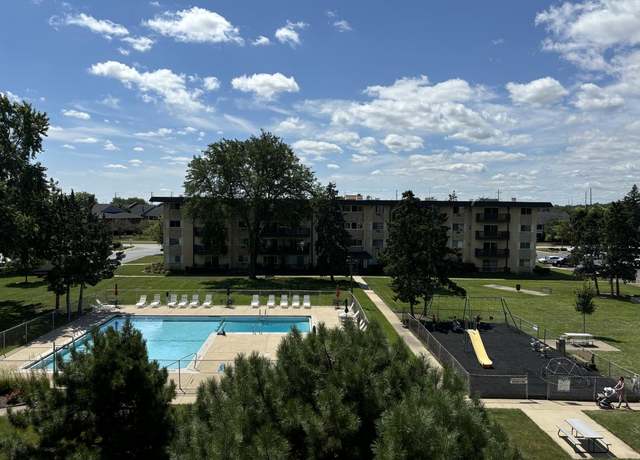 Photo of 2214 S Goebbert Rd #478, Arlington Heights, IL 60005