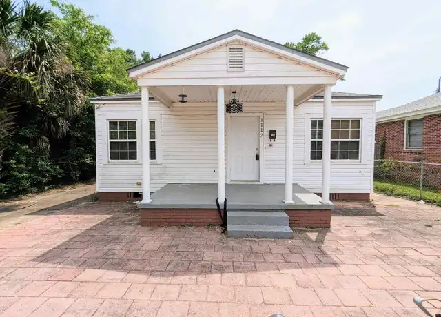 Property at 1117 W Chase St, Pensacola, FL, 32502, 3 beds, 2 baths, [object Object]