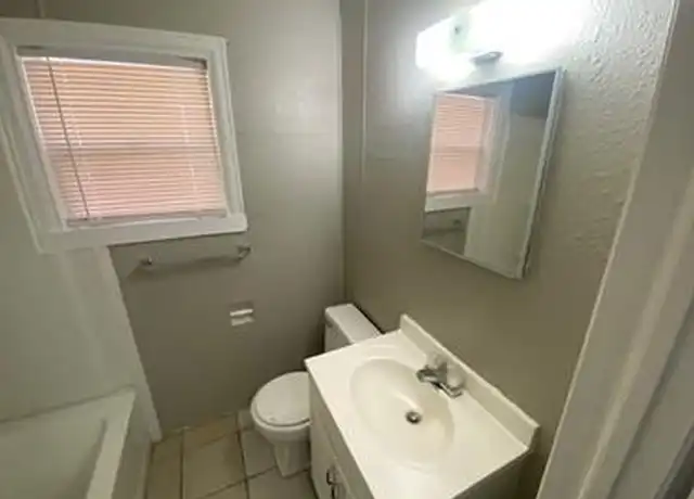 Property at 426 N New York Ct Unit 4, Wichita, KS, 67214, 2 beds, 1 bath, [object Object]