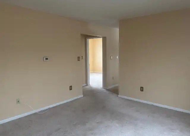 Property at 124 Eayrestown Rd Unit APT, Southampton Township, NJ, 08088, 2 beds, 1 bath, [object Object]