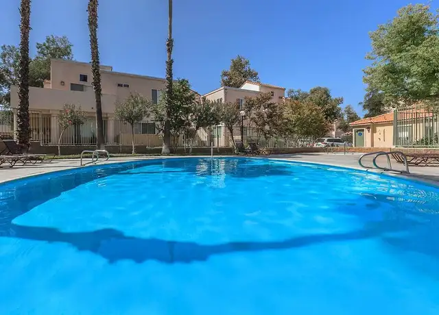 Photo of 27303 Sara St, Canyon Country, CA 91387