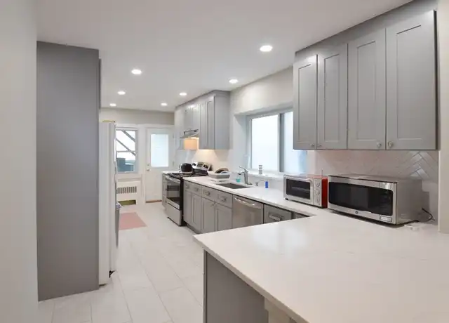 Property at 142 Salisbury Rd Unit 1, Brookline, MA, 02445, 3 beds, 3 baths, [object Object]