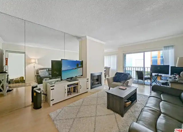 Property at 1538 11th St Unit 8, Santa Monica, CA, 90401, 1 bed, 1 bath, [object Object]