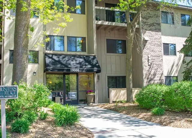 Photo of 19000 Stratford Rd, Minnetonka, MN 55345