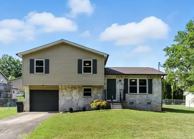 Property at 3907 Vienna Dr, Knoxville, TN, 37912, 4 beds, 2 baths, [object Object]