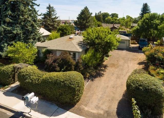Photo of 140 NW Dogwood Ave, Redmond, OR 97756