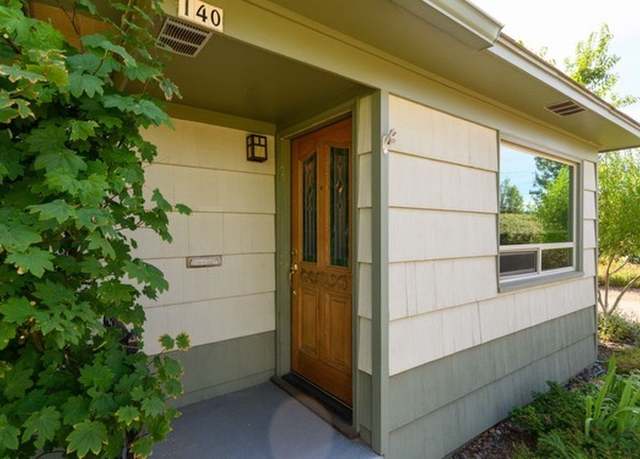 Photo of 140 NW Dogwood Ave, Redmond, OR 97756