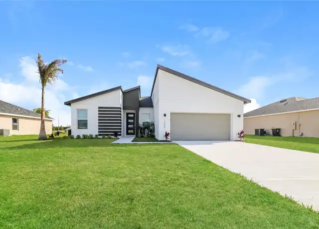 Property at 1055 Desmoines Ln, Kissimmee, FL, 34759, 4 beds, 2 baths, [object Object]