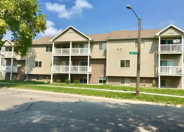 Property at 215 Jewel Dr #4, Ames, IA, 50010, 3 beds, 2 baths, [object Object]