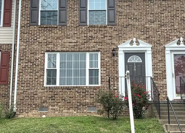 Property at 128 Parkside Dr, Winchester, VA, 22602, 3 beds, 1.5 baths, [object Object]