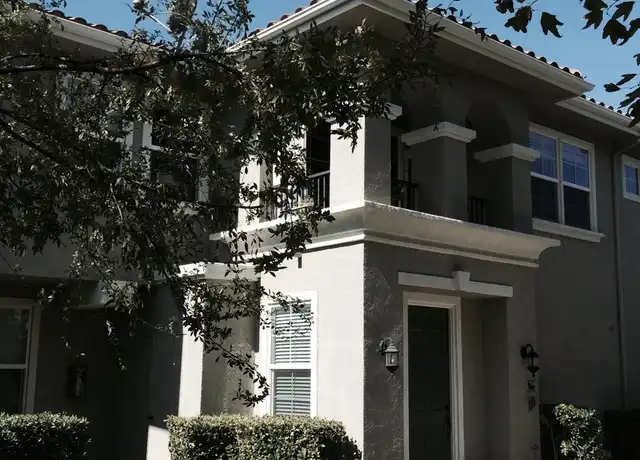 Property at 27352 Oaktree Pl, Valencia, CA, 91354, 2 beds, 2 baths, [object Object]