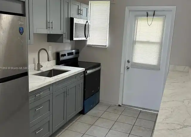 Property at 4210 SW 25th St Unit 4, West Park, FL, 33023, 2 beds, 1 bath, [object Object]