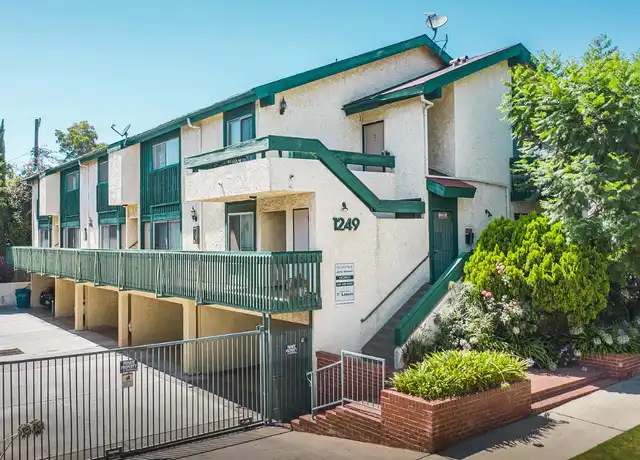 Property at 1249 N June St Unit 4, Los Angeles, CA, 90038, 2 beds, 1 bath, [object Object]