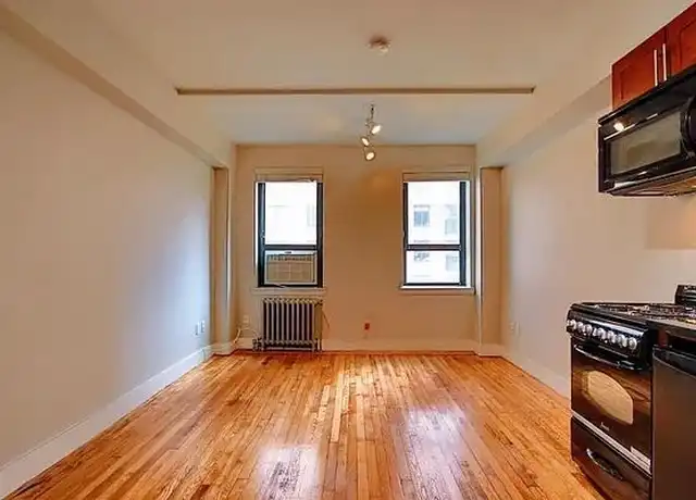 Property at 11 Waverly Pl Unit 5H, New York, NY, 10003, 0 beds, 1 bath, [object Object]