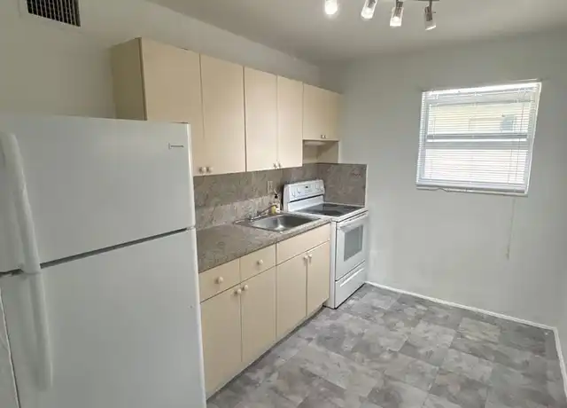 Property at 739 SW 9th St Unit 4, Miami, FL, 33130, 2 beds, 1 bath, [object Object]