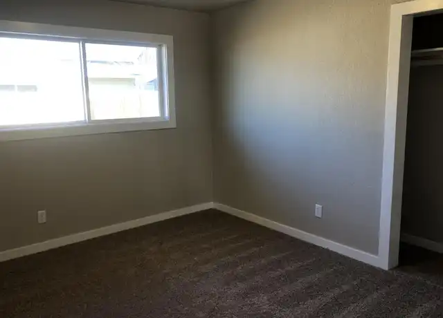 Property at 119 E Milton St Unit 119, Lebanon, OR, 97355, 2 beds, 1 bath, [object Object]