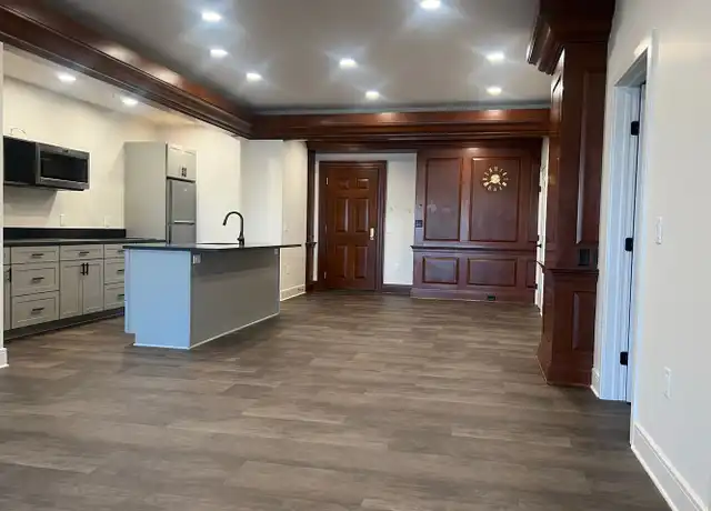 Property at 8 W King St Apt 407, Lancaster, PA, 17603, 1 bed, 1 bath, [object Object]