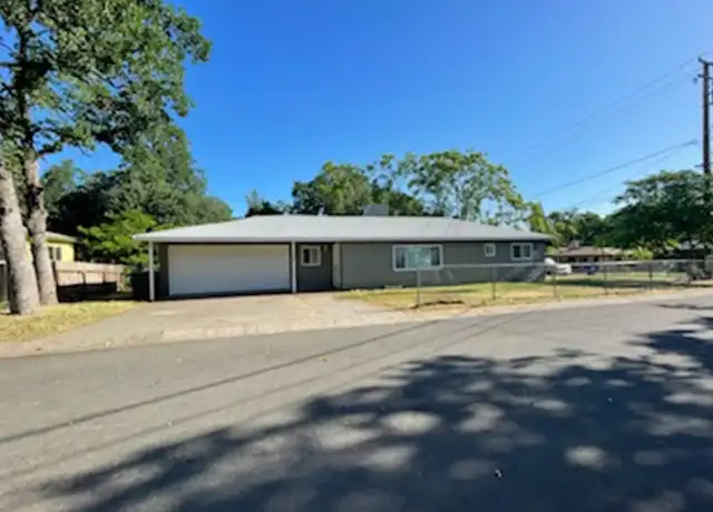 Property at 2148 Oxford Rd, Redding, CA, 96002, 3 beds, 2 baths, [object Object]