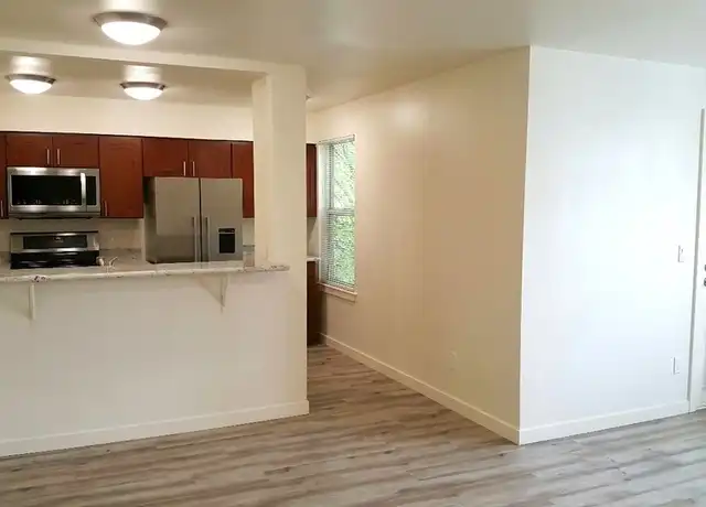 Property at 6840 Oswego Pl NE Unit 301, Seattle, WA, 98115, 2 beds, 1.5 baths, [object Object]