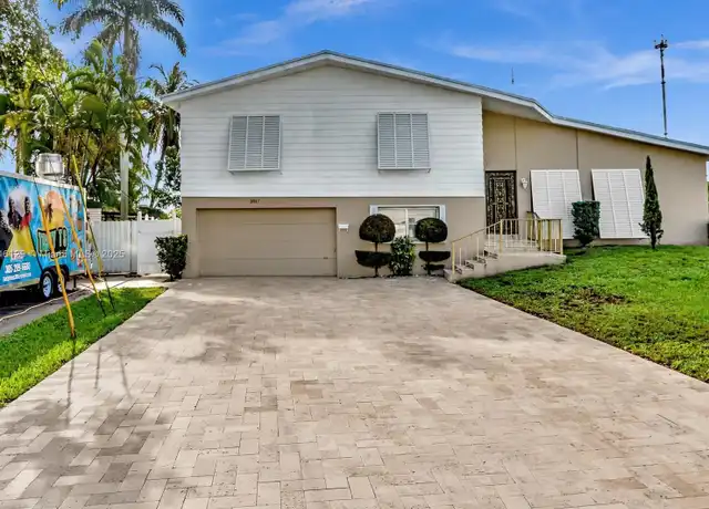 Property at 3917 E Lake Pl, Miramar, FL, 33023, 4 beds, 3 baths, [object Object]