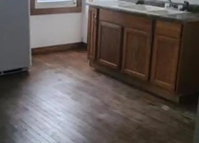 Property at 1901 Franklin St, Manitowoc, WI, 54220, 2 beds, 1 bath, [object Object]