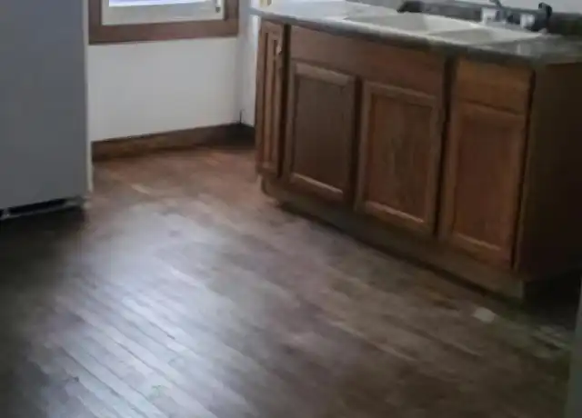 Property at 1901 Franklin St, Manitowoc, WI, 54220, 2 beds, 1 bath, [object Object]