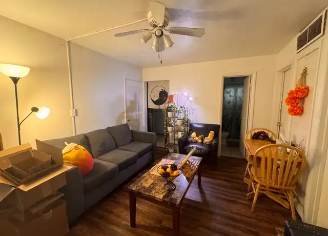 Property at 101 N Busey Ave Unit 6, Urbana, IL, 61801, 2 beds, 1 bath, [object Object]