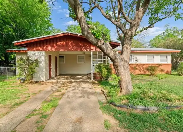 Property at 305 S Lancaster St, Granbury, TX, 76048, 4 beds, 3 baths, [object Object]