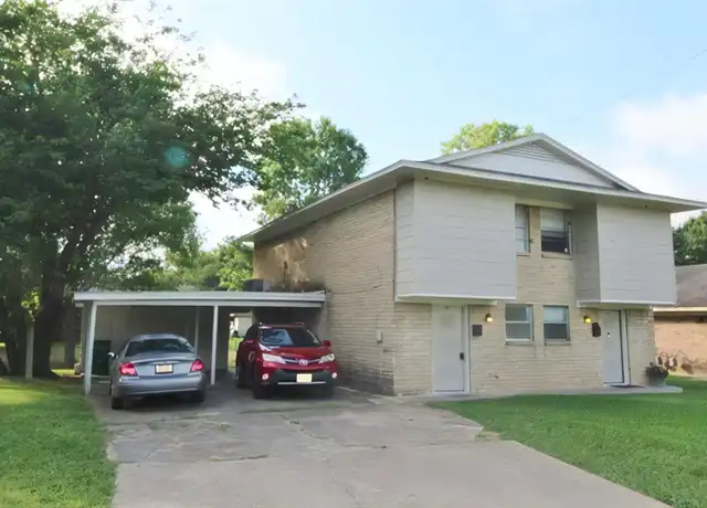 Property at 110 Olive St, Waxahachie, TX, 75165, 2 beds, 1.5 baths, [object Object]
