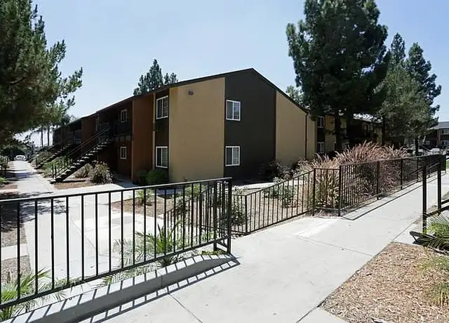 Photo of 210 N Beechwood Ave, Rialto, CA 92376