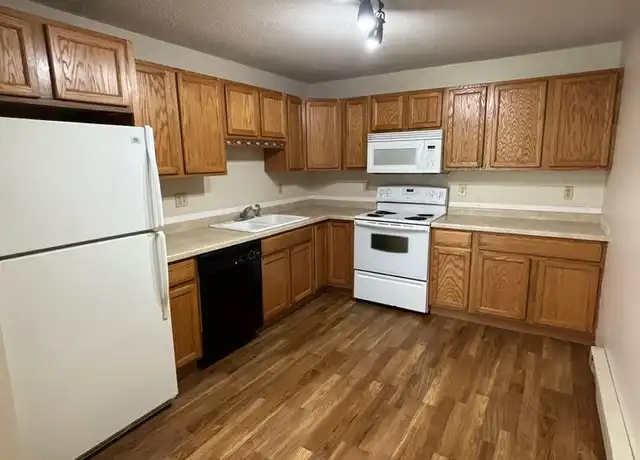 Property at 1150 Home Park Blvd, Waterloo, IA, 50701, 2 beds, 1 bath, [object Object]