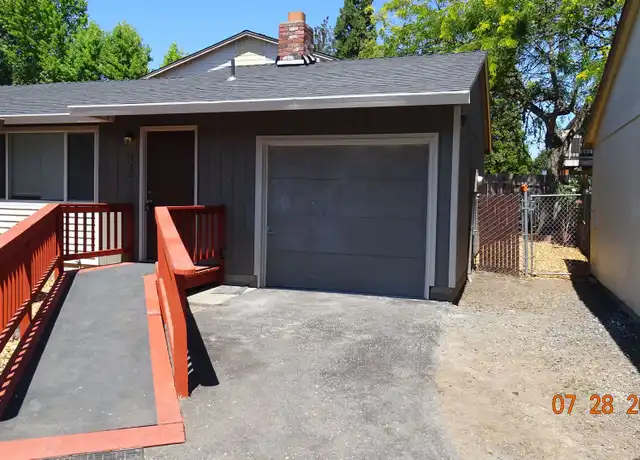 Property at 932 NE 21st Ave, Hillsboro, OR, 97124, 3 beds, 1 bath, [object Object]