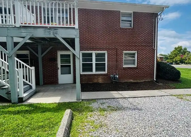 Property at 208 Broce Dr Unit 4, Blacksburg, VA, 24060, 2 beds, 1 bath, [object Object]