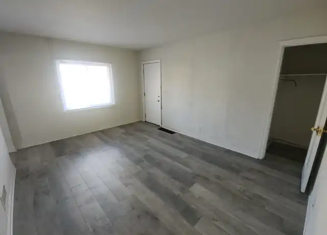 Property at 2706 Oxford Ave, Dayton, OH, 45406, 2 beds, 1 bath, [object Object]
