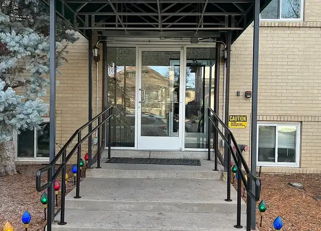 Property at Paragon Apartments - 98 S Emerson St, Denver, CO, 80209, 1-2 bed, 1-1.5 bath, [object Object]