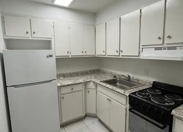 Property at 979 NW 4th St Unit 22, Miami, FL, 33128, 2 beds, 1 bath, [object Object]