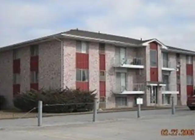 Property at 300 S J St Unit 1, Indianola, IA, 50125, 2 beds, 1 bath, [object Object]